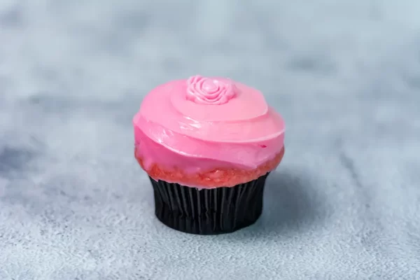 STRAWBERRY CUPCAKE