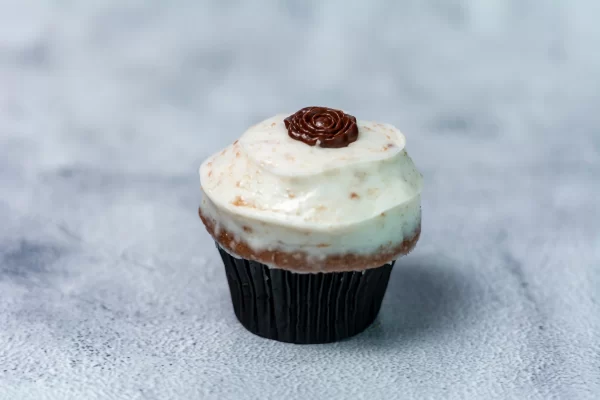 VANILLA ON CHOCOLATE CUPCAKE