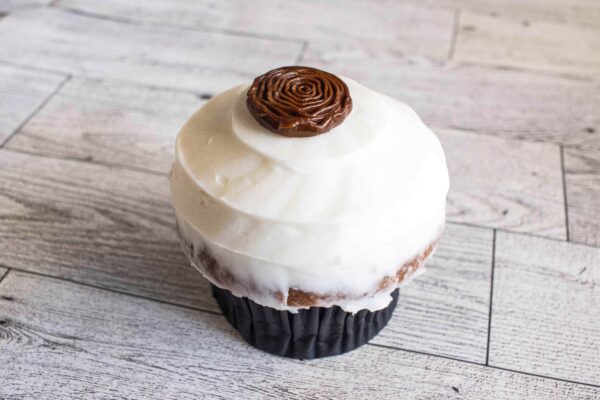 VANILLA ON CHOCOLATE CUPCAKE