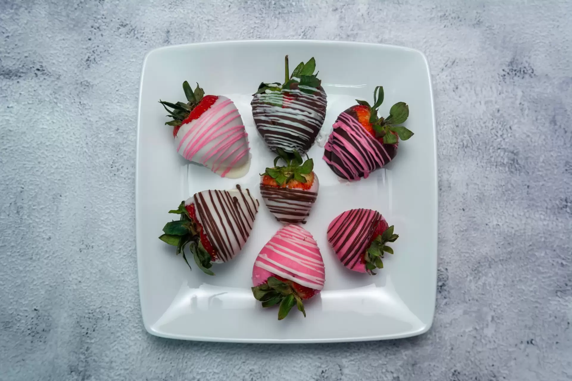 CHocolate dipped strawberries  scaled